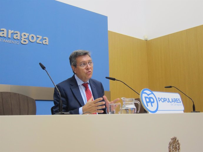 El concejal del PP, José Ignacio Senao, en rueda de prensa en el Ayuntamiento