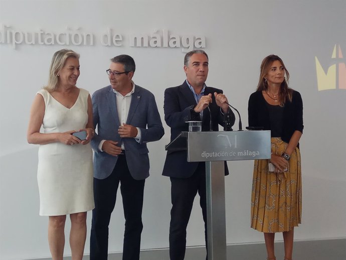 Bendodo con vicepresidentes de la Diputación Caracuel, Salado y Mata