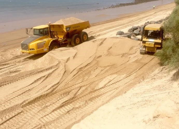 Obras en las playas de Huelva.