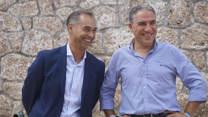 Bendodo presidente PP con Juan Antonio Lara PP Benalmádena candidato Alcaldía