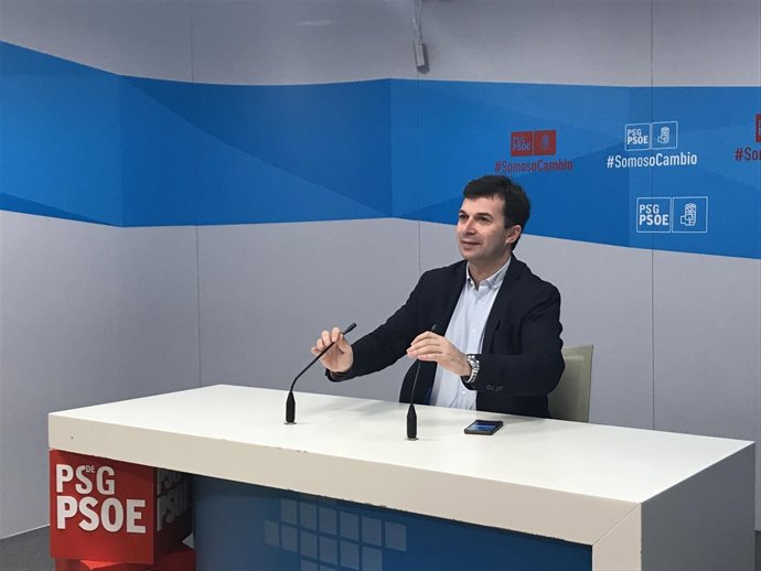O secretario xeral do PSdeG, Gonzalo Caballero, en rolda de prensa