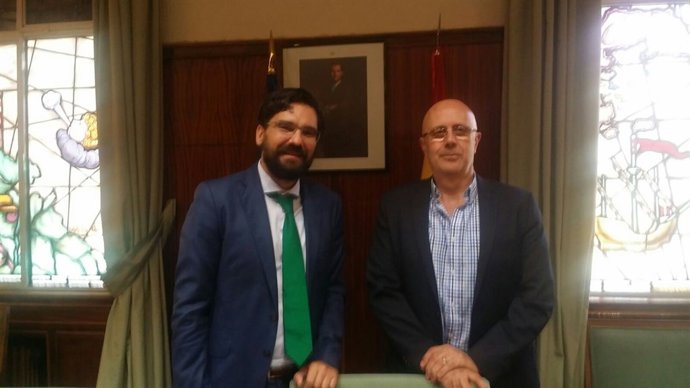Martínez junto al delegado de la Aemet