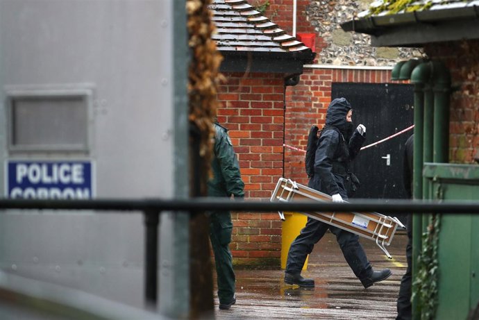 Despliegue policial en una zona visitada por Sergei Skripal en Salisbury