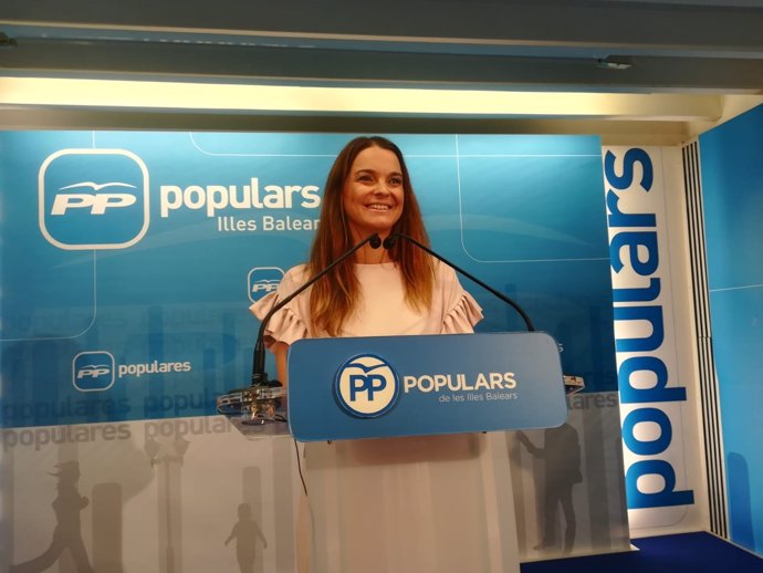 La portavoz del Grupo Parlamentario Popular, Margalida Prohens,en la sede del PP