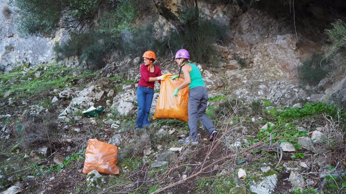 Limpieza de residuos en la Serra de Tramuntana  
