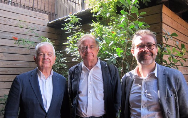 Borja de Riquer, Josep Ramoneda y Emili Rosales