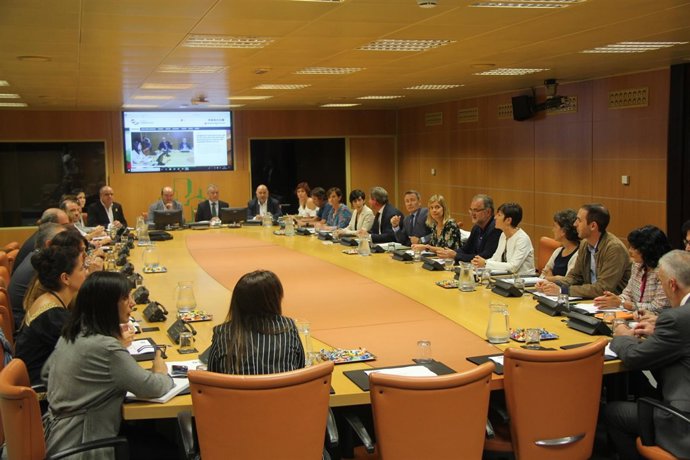 Reunión de Ortuzar y Urkullu con los parlamentarios del PNV