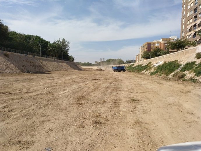 Limpieza de la rambla de Benipila gota fría