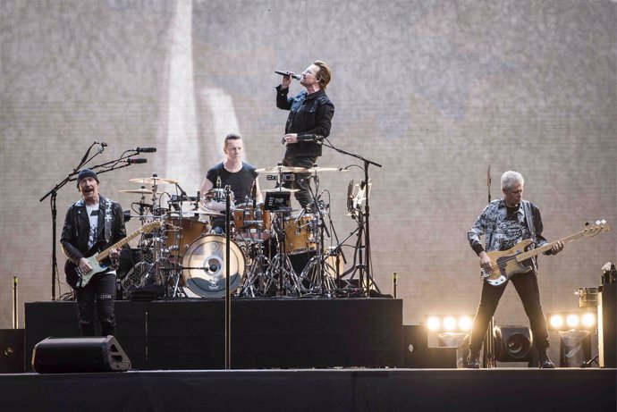 The Edge, Larry Mullen Jr Bono and Adam Clayton of U2 perform Joshua Tree live o