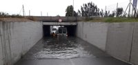 Las lluvias dejan personas atrapadas en coches y furgonetas en Torrevieja y Alfafar