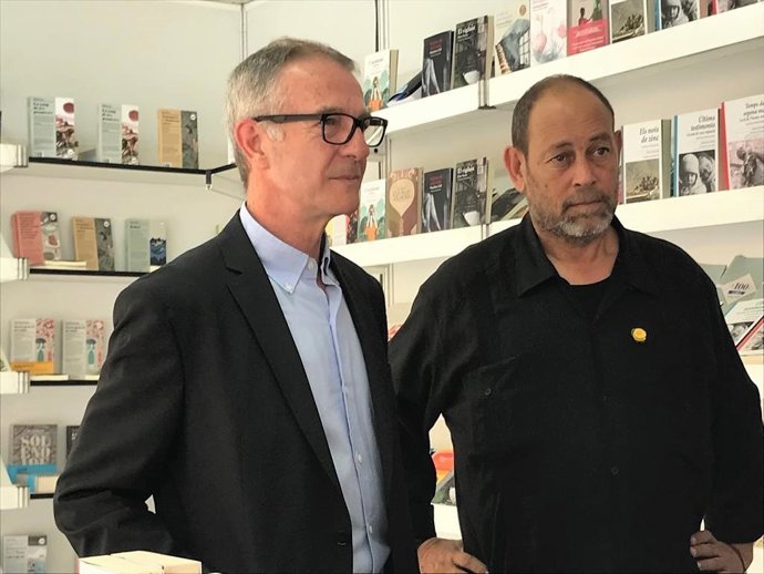 El ministre José Guirao i Joan Sala ('La Setmana del Llibre en Català')