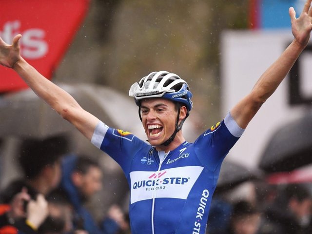 Enric Mas (Quick-Step Floors) celebra su triunfo en la 20ª etapa