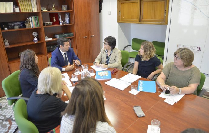 Reunión del Ayuntamiento de Greanada con Unicef