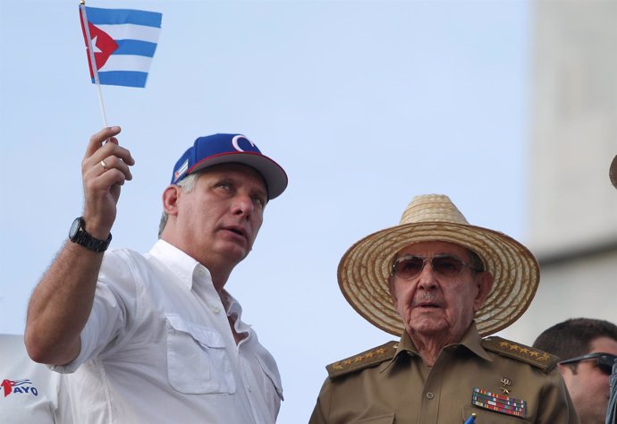 Miguel Díaz-Canel y Raúl Castro