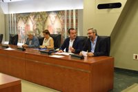 Martínez (PP): "El tren híbrido que nos quieren vender los socialistas es un mal plagio de la alta velocidad"