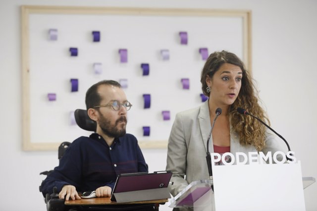 Rueda de prensa de los portavoces de Podemos Pablo Echenique y Noelia Vera
