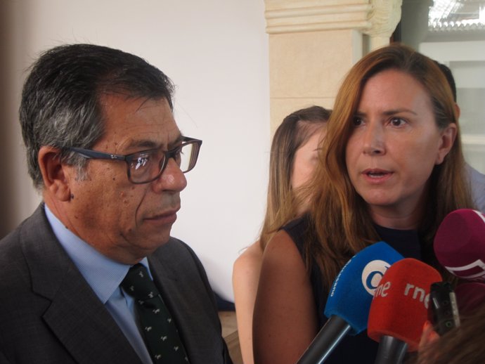 Delegado de Junta, Javie Nicolás, y alcaldesa de Cebolla, Silvia Díaz          