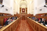 El inicio del curso escolar y la financiación autonómica irán a pleno este jueves en las Cortes