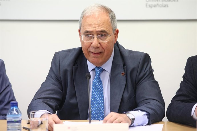 Rueda de prensa del presidente de la CRUE, Roberto Fernández