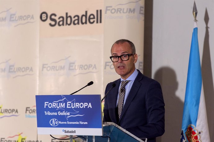 El alcalde de Ourense, Jesús Vázquez, en el desayuno 'Fórum Europa'