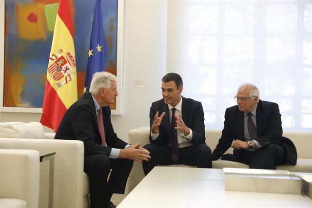 Pedro Sánchez recibe al jefe de la negociación de la Unión Europea con el Reino 