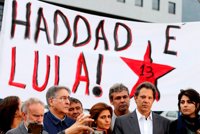 El sustituto de Lula a la Presidencia de Brasil logra afianzarse en las encuestas detrás de Bolsonaro