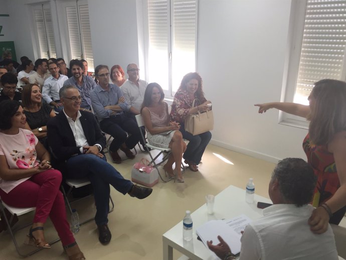 Irene García y Carnero con alcaldes y dirigentes del PSOE en Cádiz