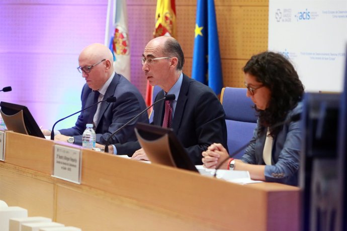 El conselleiro de Sanidade interviene en un acto en Santiago de Compostela