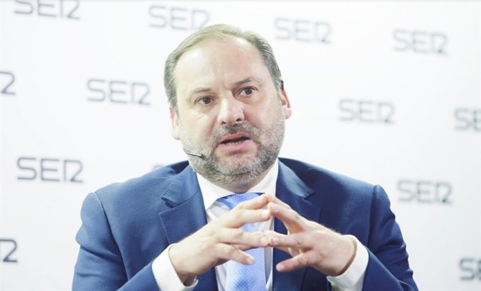 José Luis Ábalos en el desayuno informativo de la Cadena Ser 