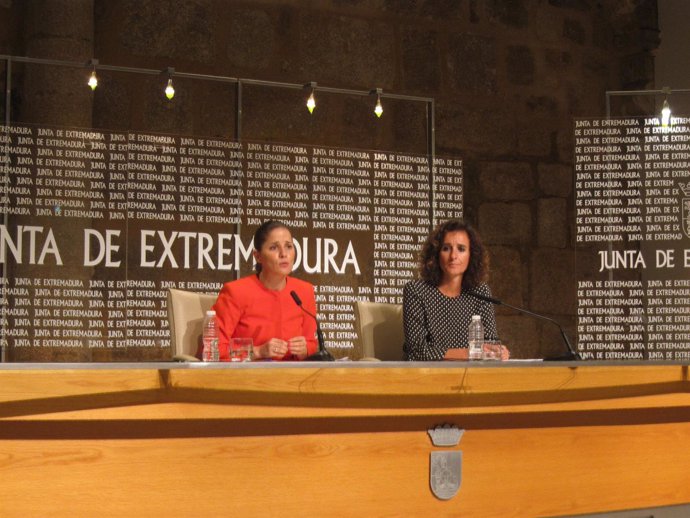 La portavoz de la Junta de Extremadura, Isabel Gil Rosiña
