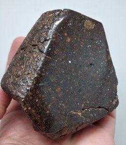 Meteorito de Carbonácea Condrita tipo CR2 de 712 gramos