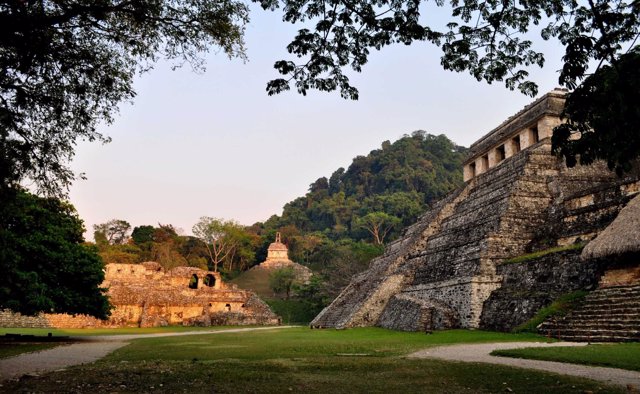 Exterior de una tumba Maya en Palenque