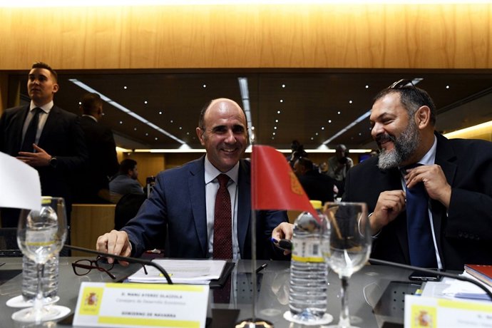 Manu Ayerdi (i), en la Conferencia Sectorial de Comercio Interior, en Madrid.