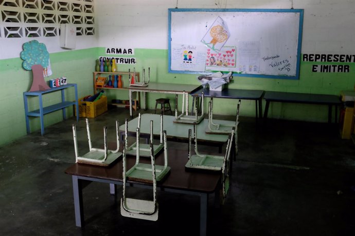 Un aula vacía en el primer día de escuela en Caucagua, Venezuela