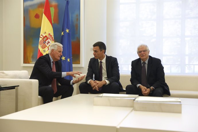 Pedro Sánchez recibe al jefe de la negociación de la Unión Europea con el Reino 