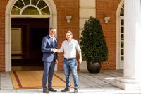 Pablo Iglesias defiende a Pedro Sánchez frente a los medios que cuestionan su tesis