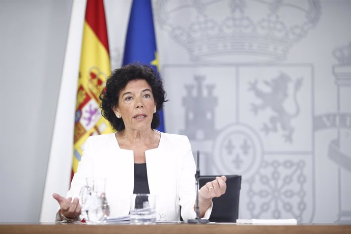 La portavoz del Gobierno, Isabel Celaá, en la rueda de prensa tras el Consejo