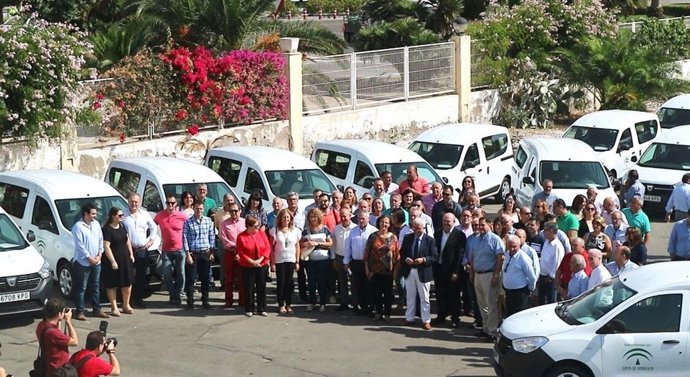 Medio centenar de municipios de Almería reciben una furgoneta
