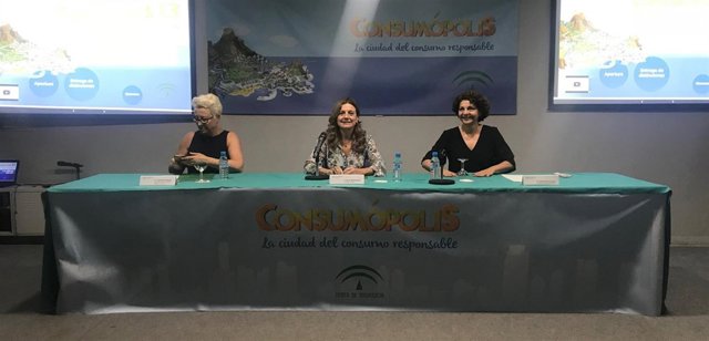 Entrega de premio del concurso 'Consumópolis13'