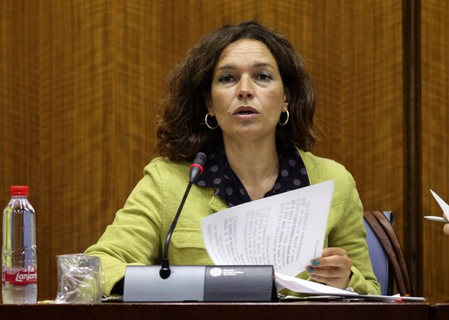Lina Gálvez, en comisión parlamentaria.