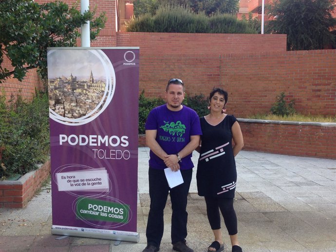Los miembros de Podemos Toledo Xohana Bastida y Gonzalo Domínguez 