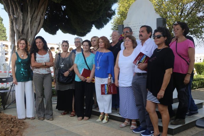 Equipo encargado de investigar las fosas