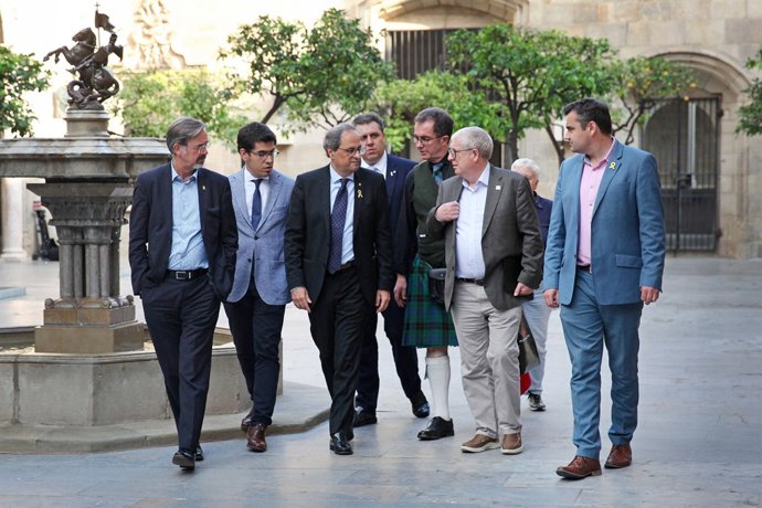 El president Quim Torra amb membres de l'APPG on Catalonia