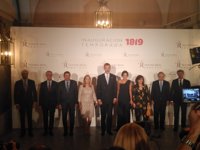 Los Reyes, recibidos con aplausos a su regreso al Teatro Real para inaugurar la temporada con 'Faust'