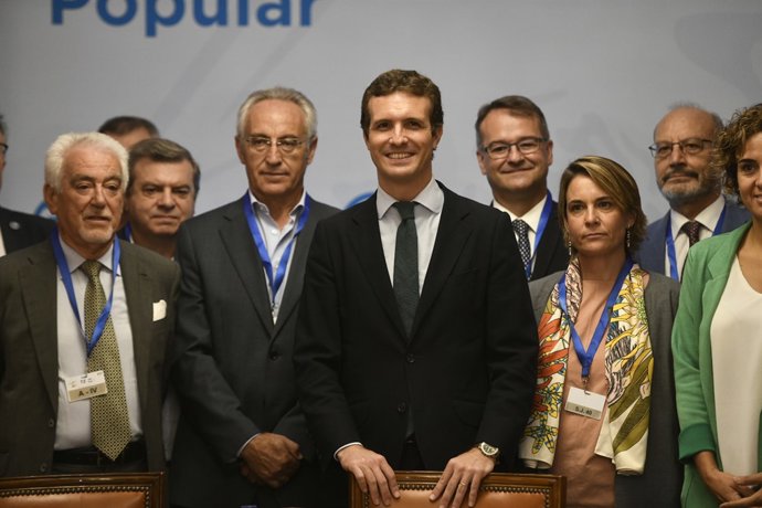 El president del PP, Pablo Casado, es reuneix amb representants de l'ensenyament