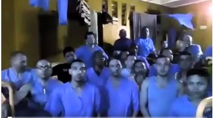 Imágen del video de los venezolanos detenidos en Trinidad