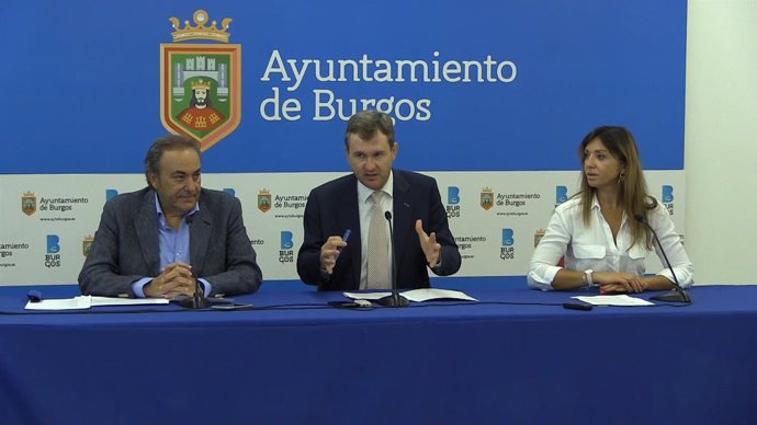 José Barrena, Javier Lacalle y Carolina Blasco.