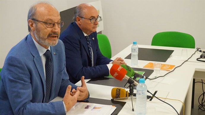 José María Alvira y Carlos Ruiz, en rueda de prensa
