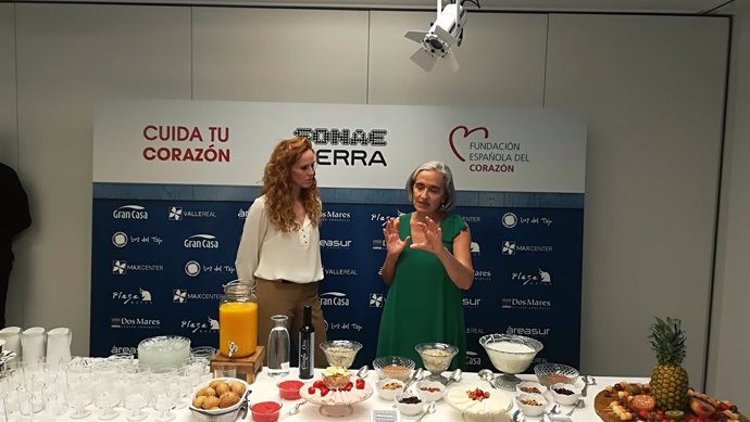 María Castro y Petra Sanz durante un acto de la Fundación Española del Corazón