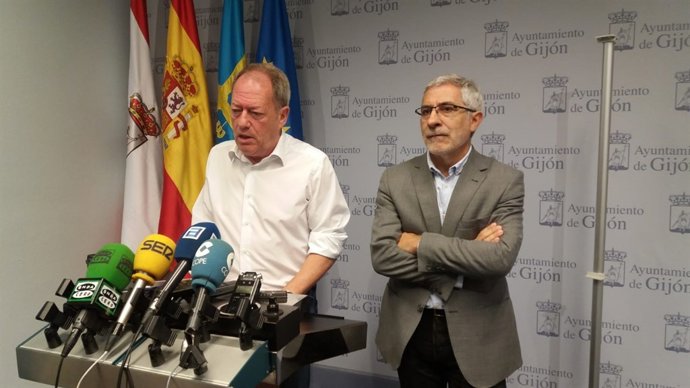 GASPAR LLAMAZARES, DIPUTADO IU ASTURIAS, AURELIO MARTÍN,  PORTAVOZ IU GIJÓN